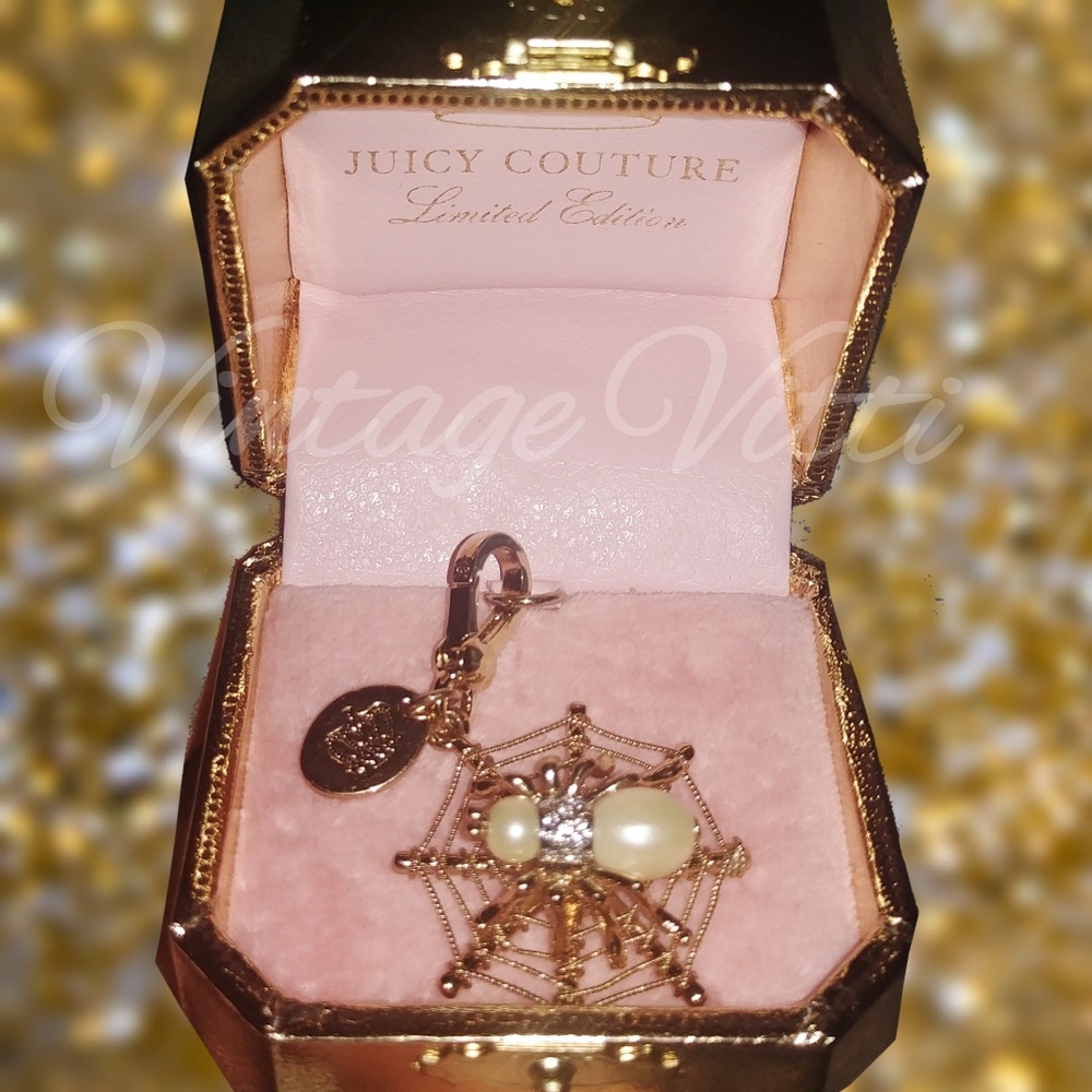 2009 PEARL SPIDER CHARM LIMITED EDITION + orig box